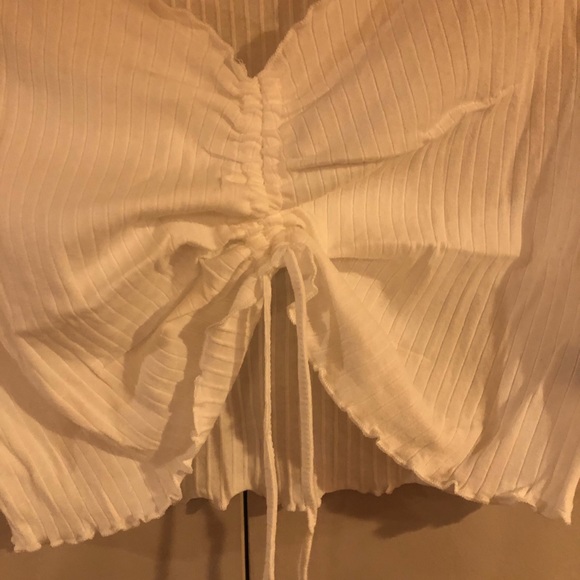 Scrunch tie crop top. - Picture 3 of 3